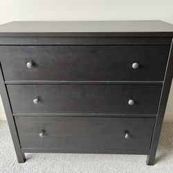 Dresser, Tower Dresser & Bedside Tables