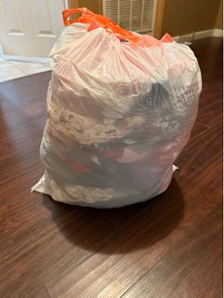 Bag of 45 pieces of cloths for toddler, size 4T The bag includes: jackets, vests, pants, girl coat, pijamas, dress, etc For winter! Everything for $15