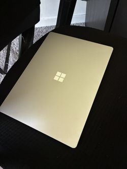 Microsoft Surface Touchscreen Laptop