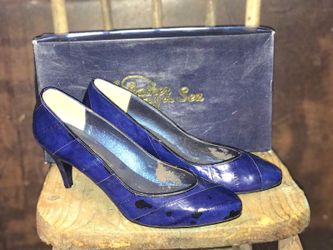 Womens Vintage eel skin pumps