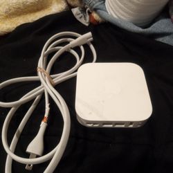 Apple AirPort Extreme.