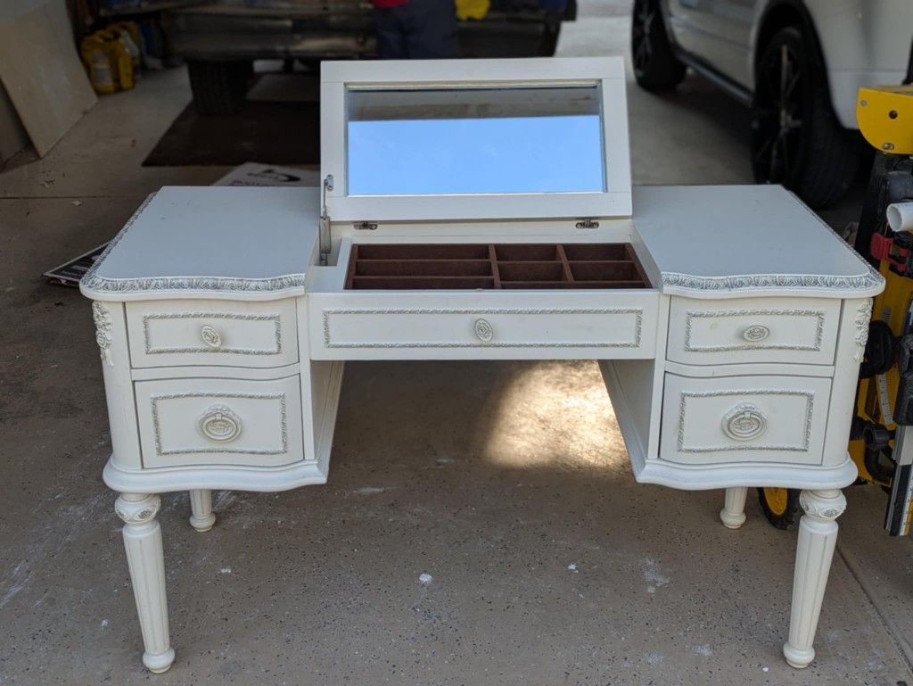 Makeup Vanity Beauty Desk