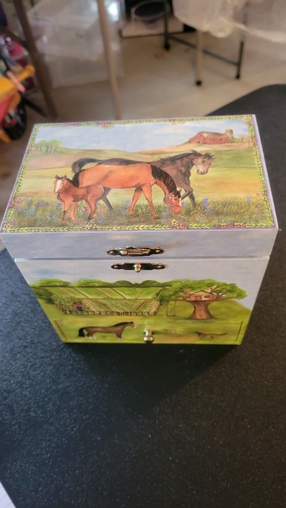 Enchantmints Horse Mirrored Musical Jewelry Box