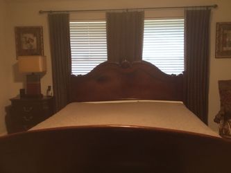 Vintage Ashley Sleigh Bedroom Set $140