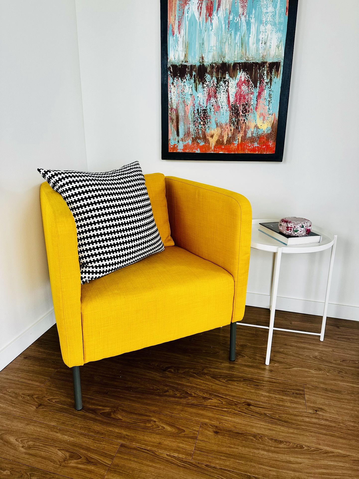 EKERÖ Armchair & GLADLOM Tray Table