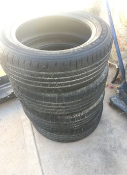 Used Goodyear all season. 205/55/16