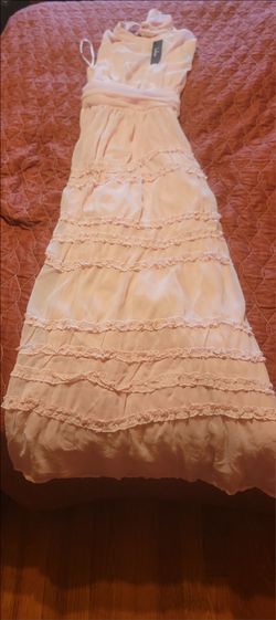NEW Lulus Light Pink Tiered Ruffle Halter Maxi Dress – Size Medium (M)
