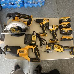 Dewalt Mix Tool Set Power Tool