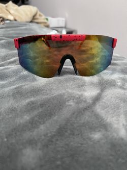 red polarized glasses (brand new)