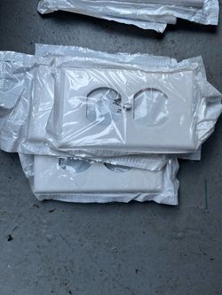 White Duplex Outlet Wall Plates – Lot