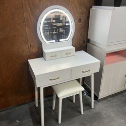 Small Vanity Set With Led Lights On Sale 