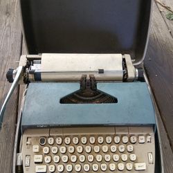 Antique Type Writer 