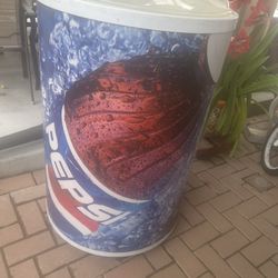Hielera Grande Limpia Tiene Para Sacar El Agua $50 Obo 