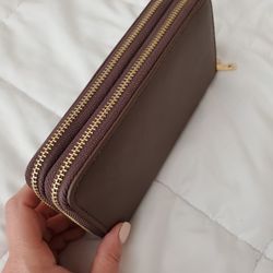 Classic Leatherette Zip Around Wallet - Vegan Leather Zipper Clutch Purse Coin Card Slots