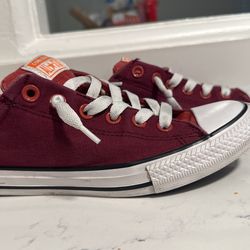 Maroon clearance converse sale