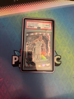 2025 PANINI PRIZM WNBA WNBA LOGO PRIZM #5 PAIGE BUECKERS PSA 10