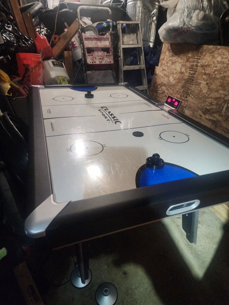 AIR HOCKEY TABLE