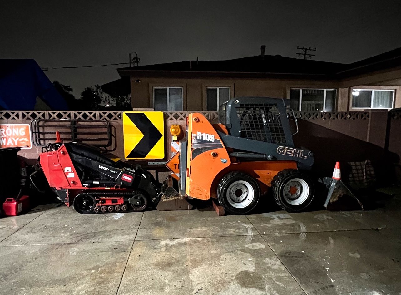 Toro Dingo/ Gehl R105 Skid Steers
