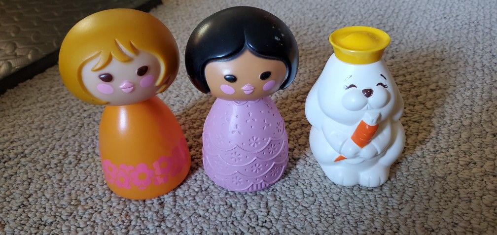 Vintage 1960's Avon It's a Small World Collection