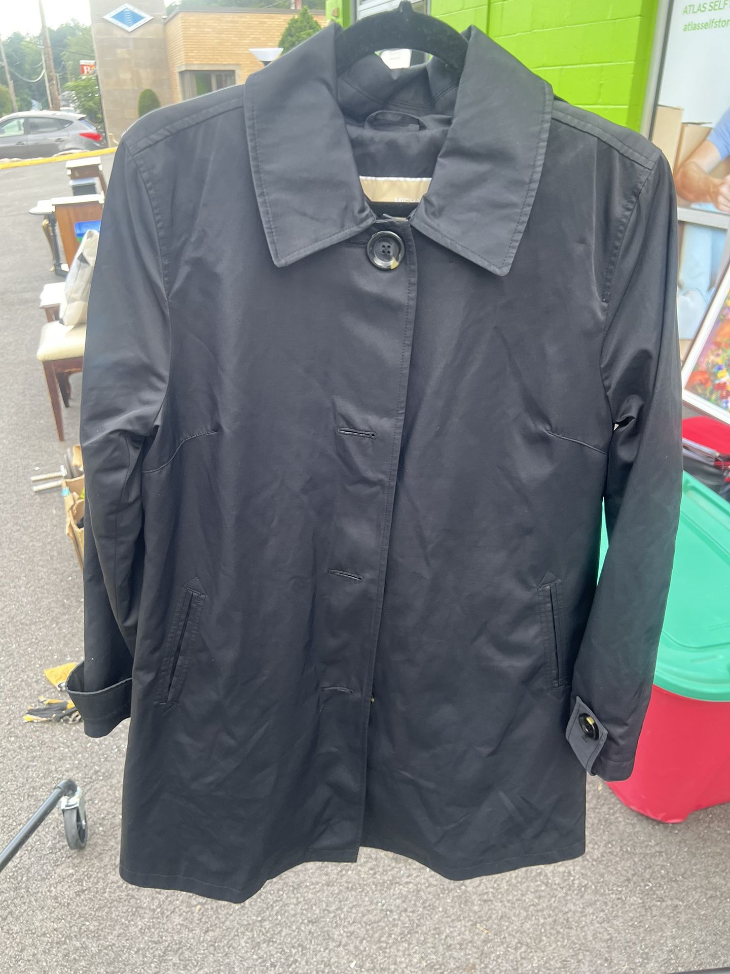 Michael Kors Women's Small Petite Size Soft Shell Jacket Raincoat, Black.