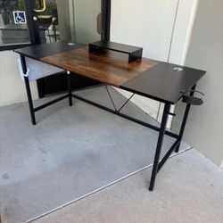 New In Box 56x24x30 Inch Tall Office Computer Writing Desk Table With Side Organizer Pouch Cup Holder Furniture