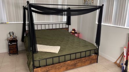 King Sized Canopy Bedframe