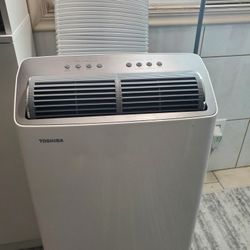Like New Toshiba Ac, Heat Pump 