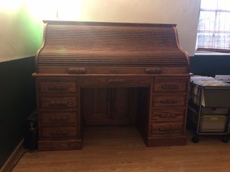 Roll top desk