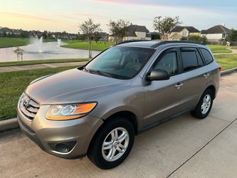 2011 Hyundai Santa fe AWD 4 cylinder runs great