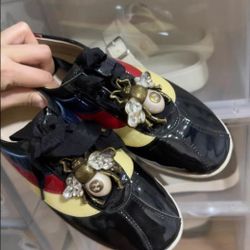 Gucci Little Bee Lacquer Leather Shoes