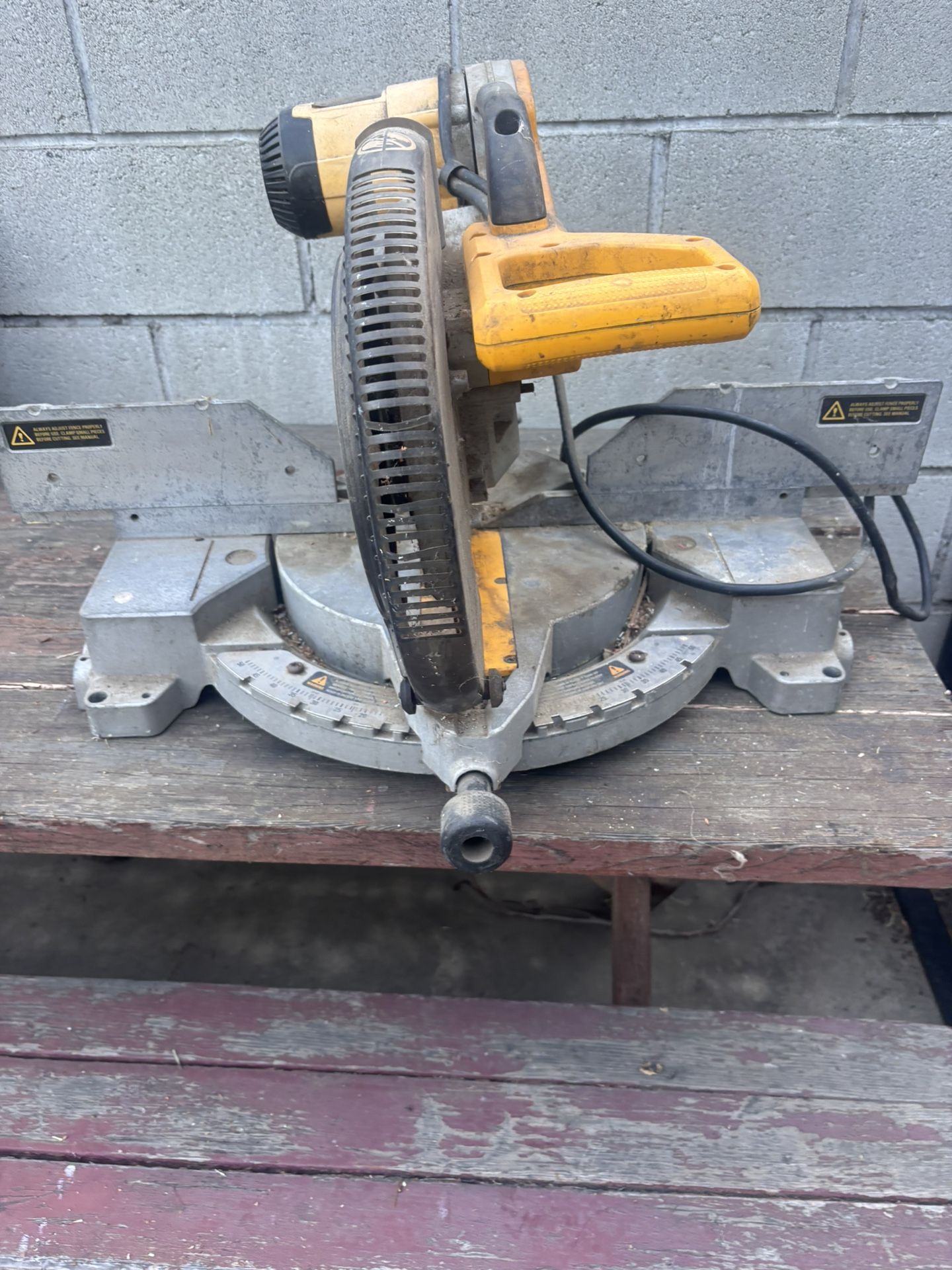 Dewalt Saw 
