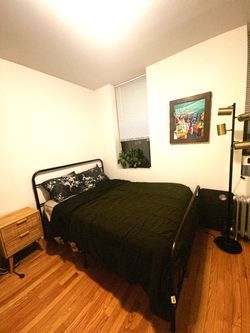 Full Size Bronze Metal Bed Frame – Excellent Condition