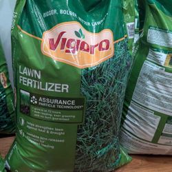 Vigoro 42 lbs. 15,000 sq. ft. Lawn Fertilizer for All Grass Types