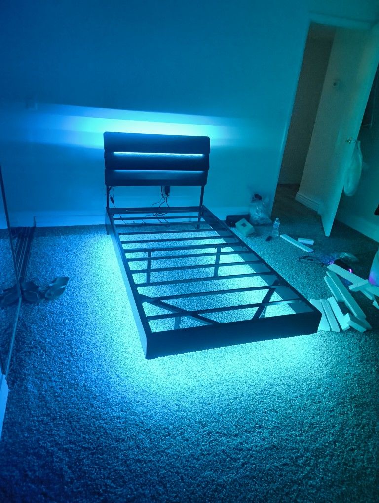 Twin Floating Bedframe W/ Lights