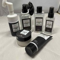 7 Pc. Lovery Sandalwood and Oak Scented Bath Set