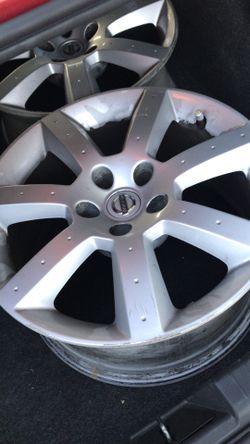 Stock rims from Nissan 350z