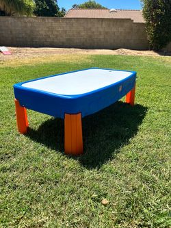 Kids Hot wheels table