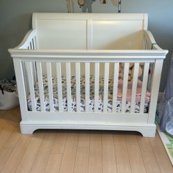 Baby Crib With Mattress 