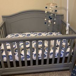 Grey Crib/Converts to Toddler Bed