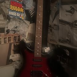 Rouge Electric Guitar With Amp