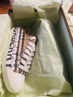 Sz 36 Burberry sneakers great for back to school