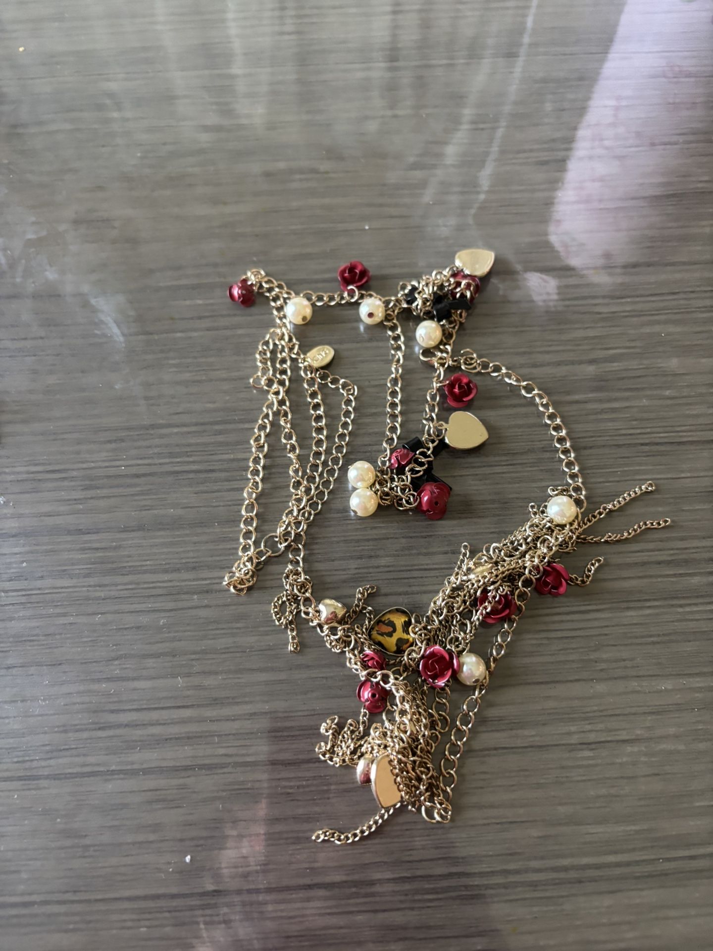 Elegant Gold And Red Floral Necklace 