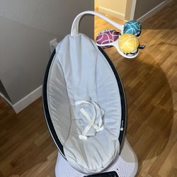 4 Moms Baby Swing