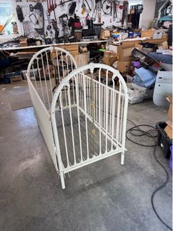 Baby crib