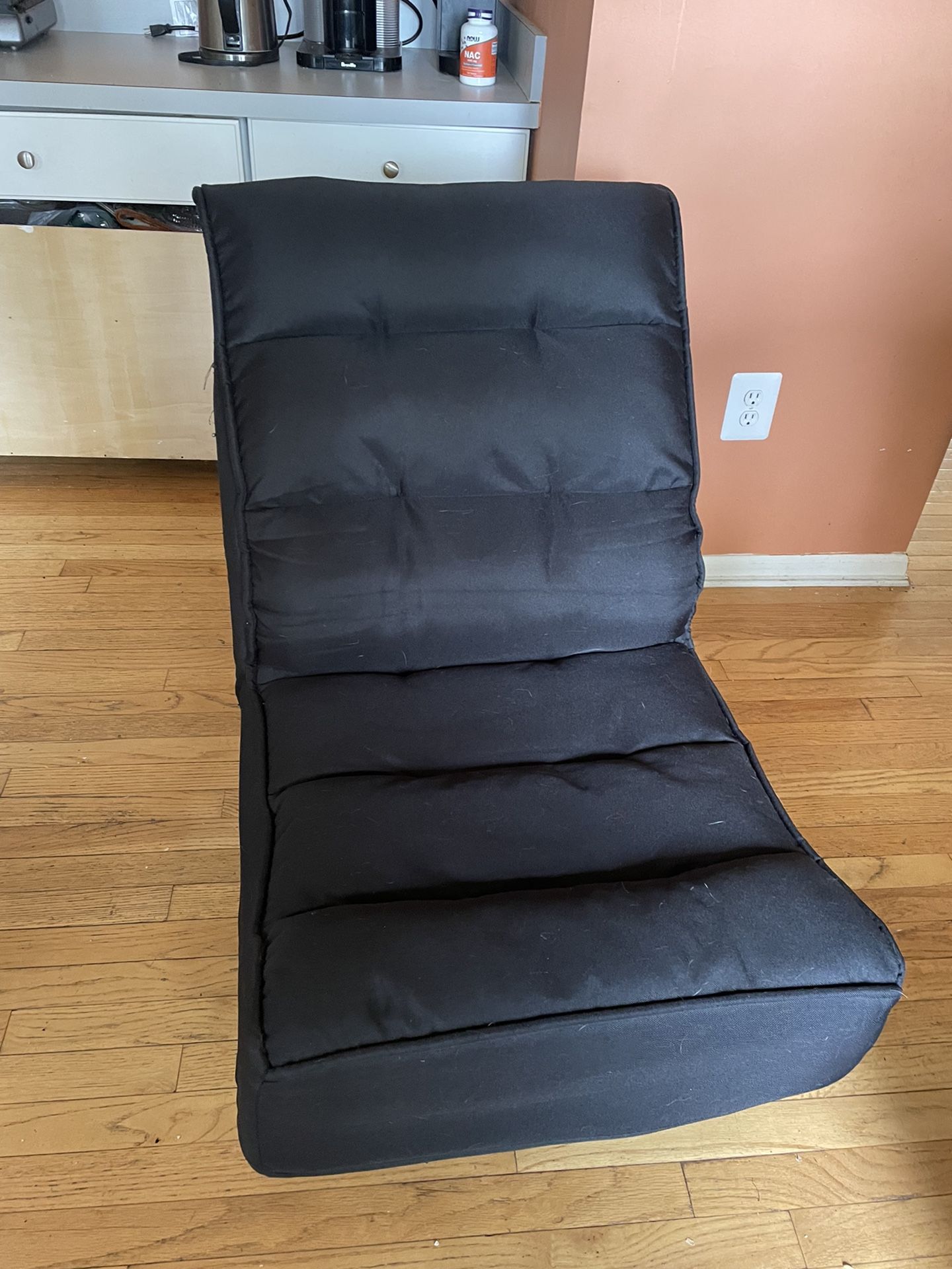 Foldable Swival Theater Cushioned Black Game Chair 