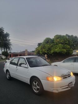 2000 Toyota Corolla