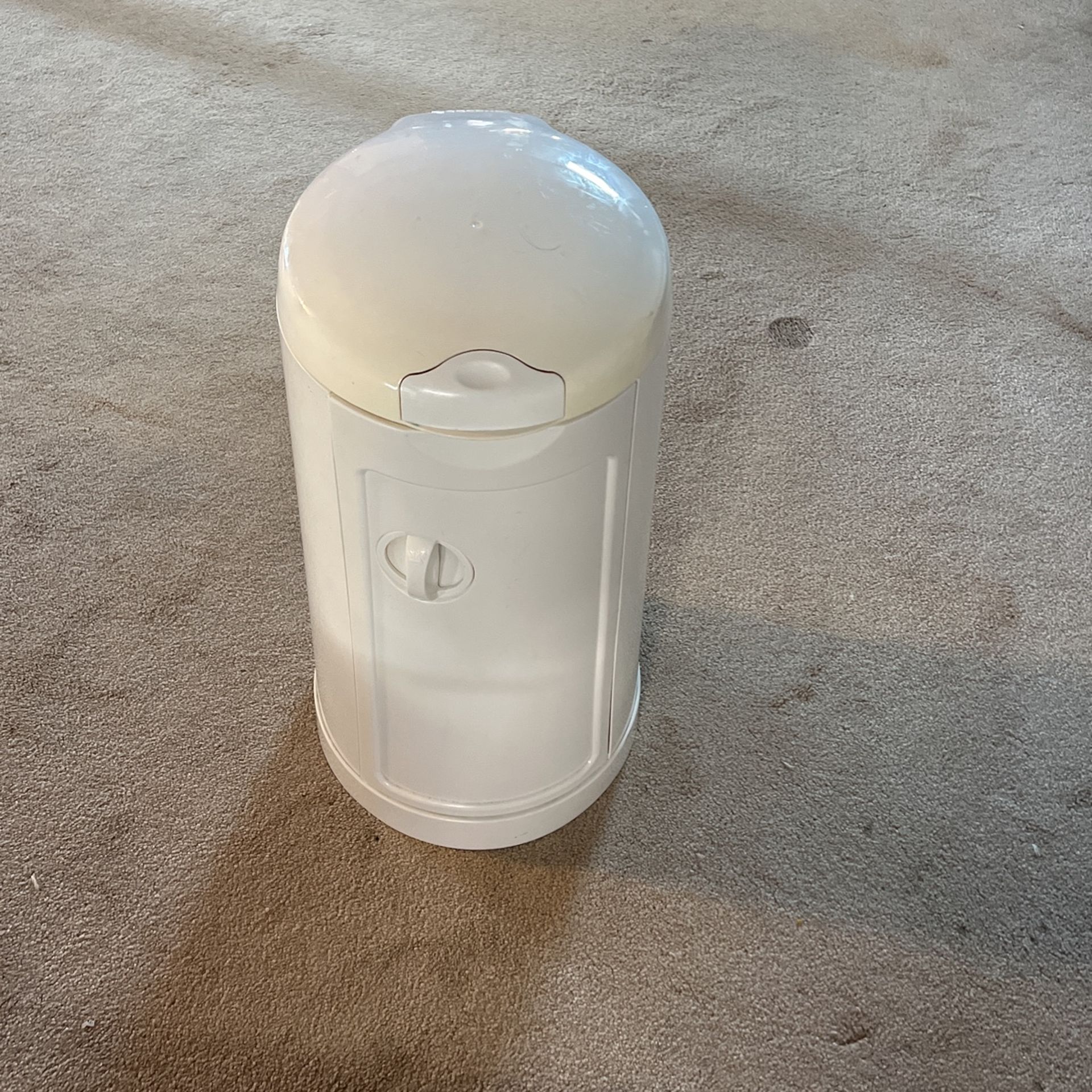 Munchkin Diaper Pail