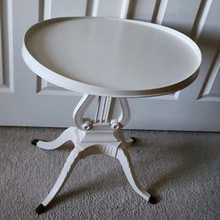 Mersman 6651 Vintage mahogany Wooden Harp Design 24-1/4" Tall Coffee table in white.