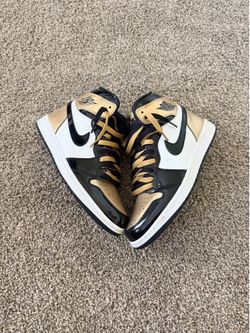 Jordan 1 Gold Toe