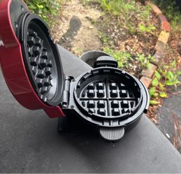 Red Round Belgian Waffle Maker